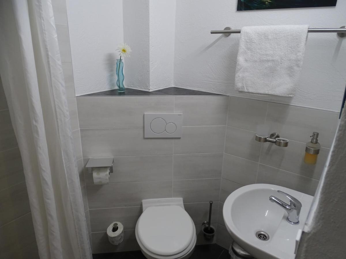 Gaestehaus Uezel ฟรีดริชส์ฮาเฟน ภายนอก รูปภาพ